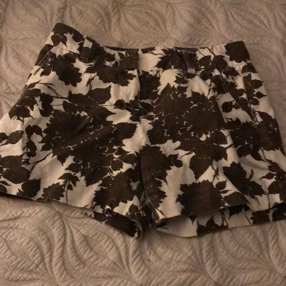Jcrew linen shorts! Perfect for summer.